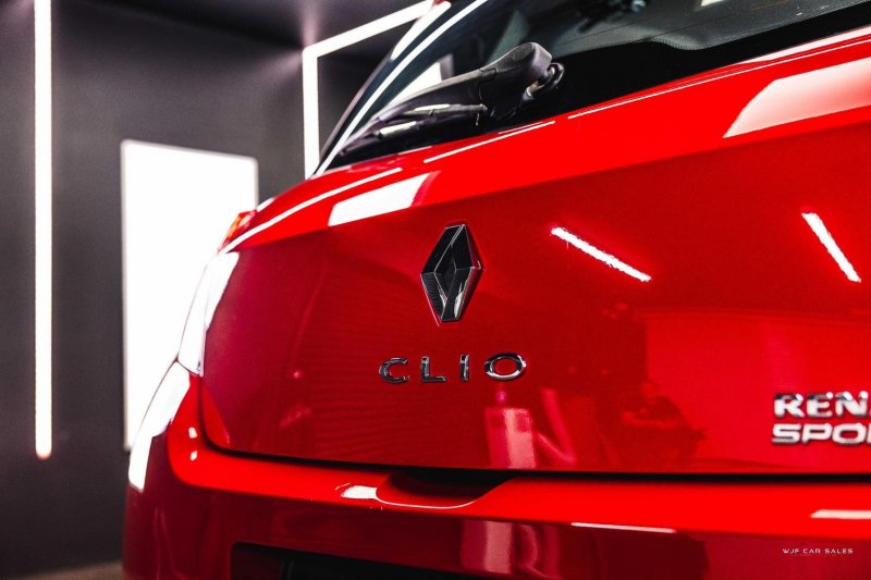 RENAULT CLIO