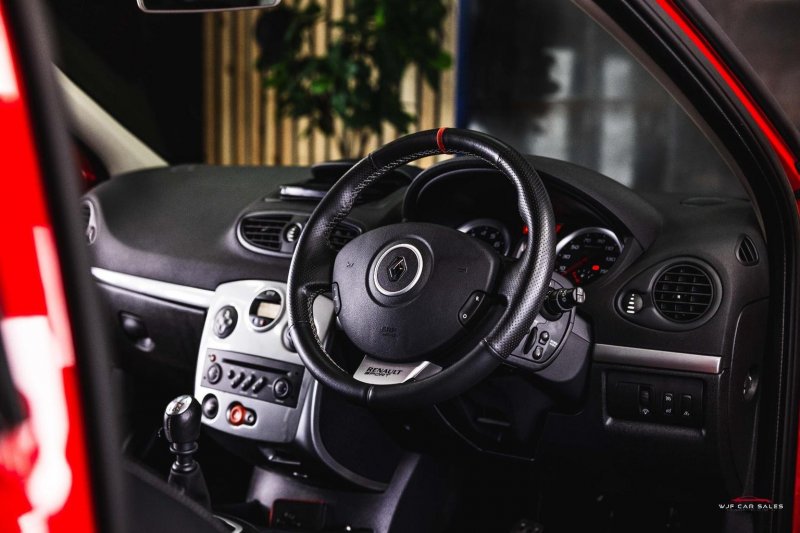 RENAULT CLIO