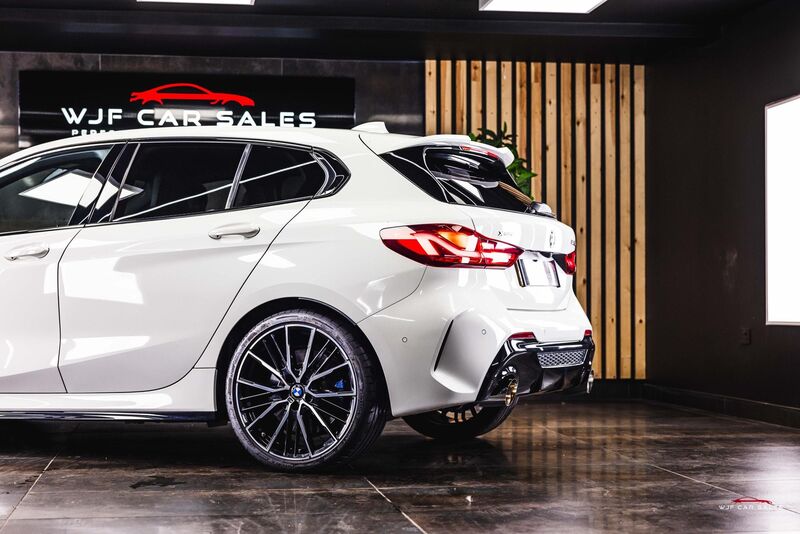 BMW 1 SERIES