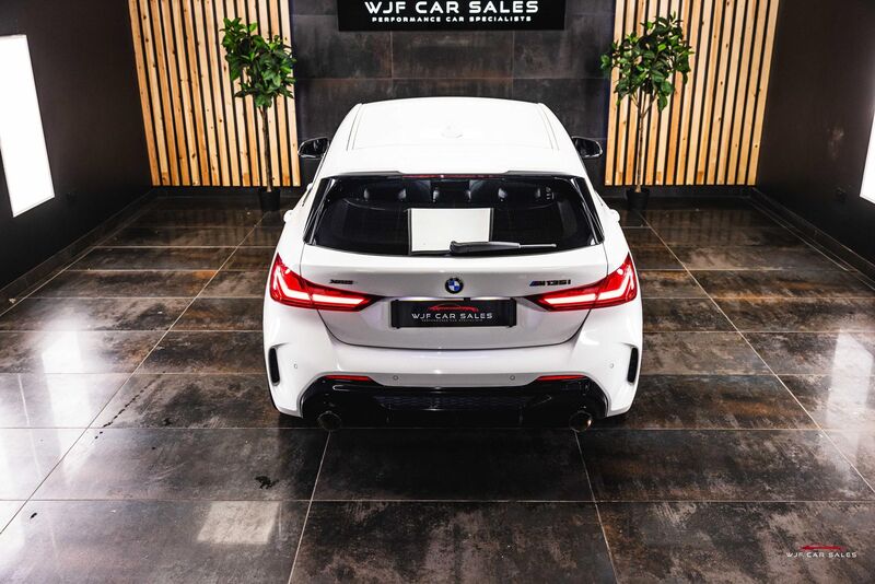 BMW 1 SERIES