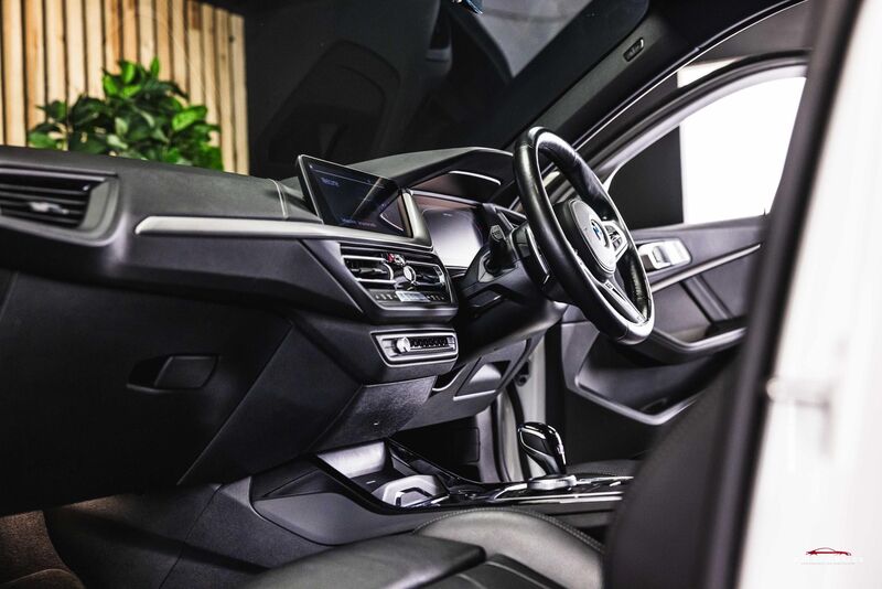 BMW 1 SERIES