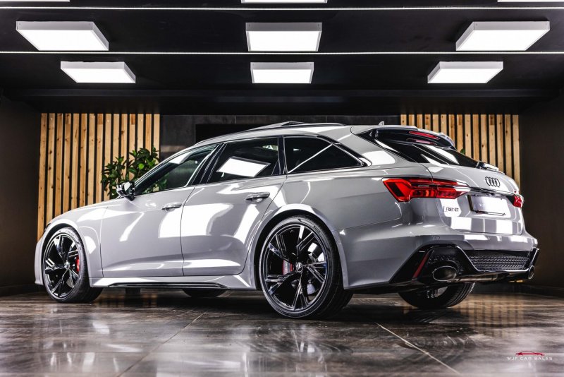 AUDI RS6