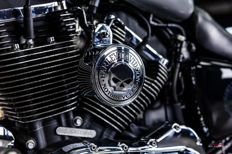 HARLEY-DAVIDSON Sportster