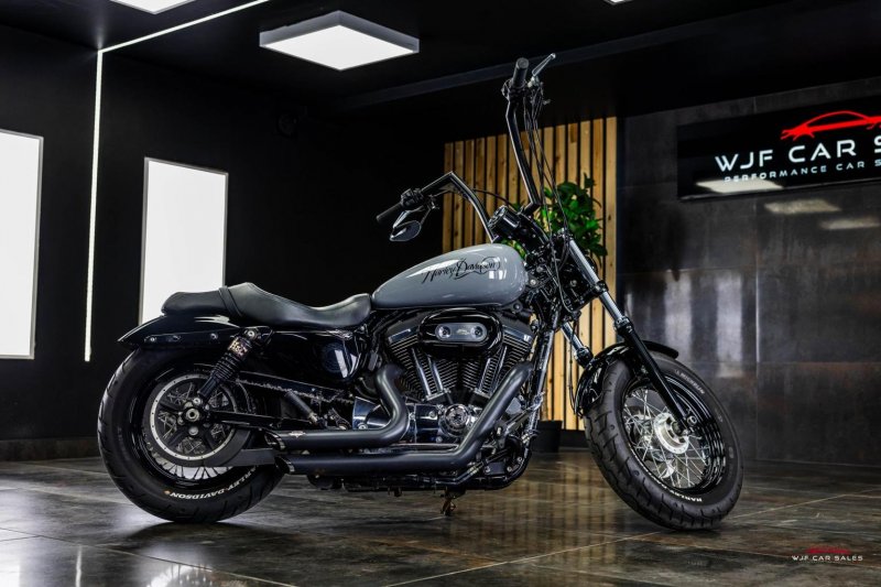 HARLEY-DAVIDSON Sportster