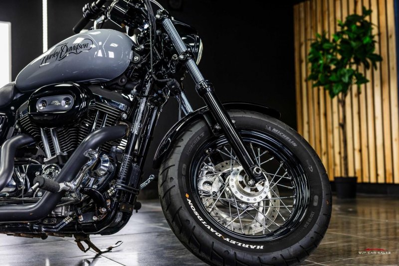 HARLEY-DAVIDSON Sportster