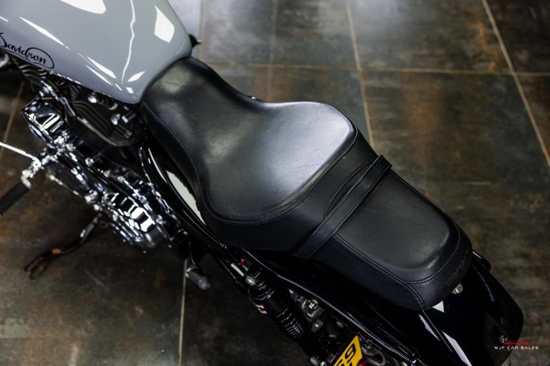 HARLEY-DAVIDSON Sportster