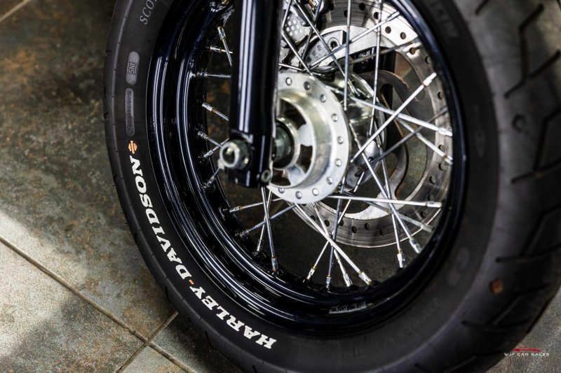 HARLEY-DAVIDSON Sportster