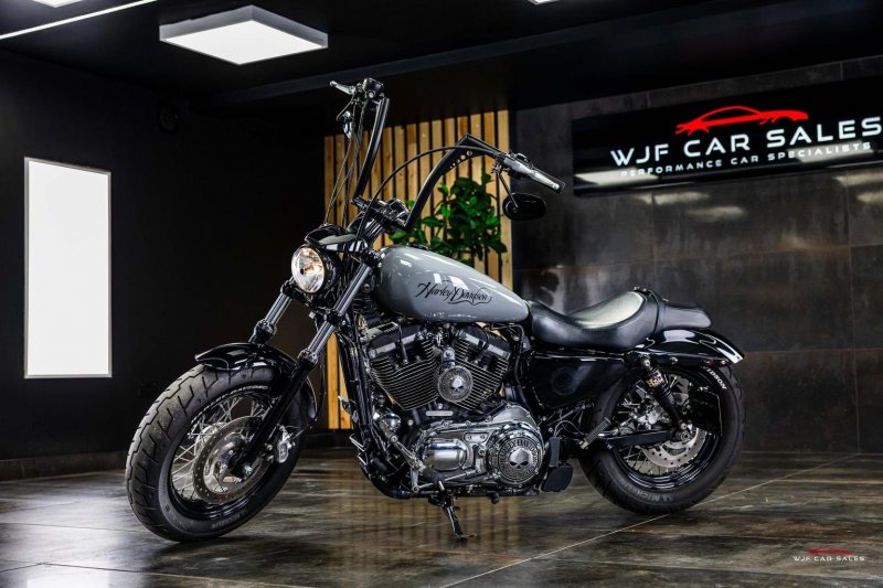 HARLEY-DAVIDSON Sportster
