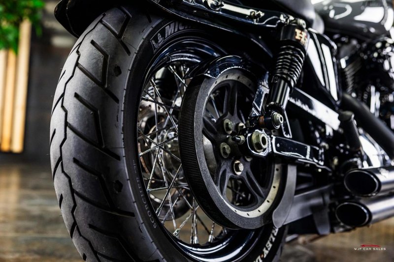 HARLEY-DAVIDSON Sportster