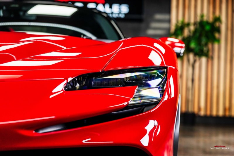 FERRARI SF90 STRADALE