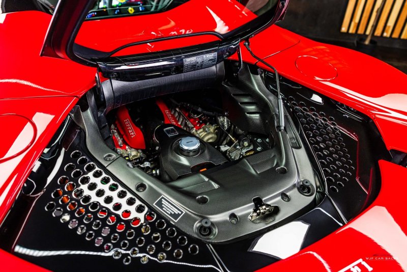 FERRARI SF90 STRADALE