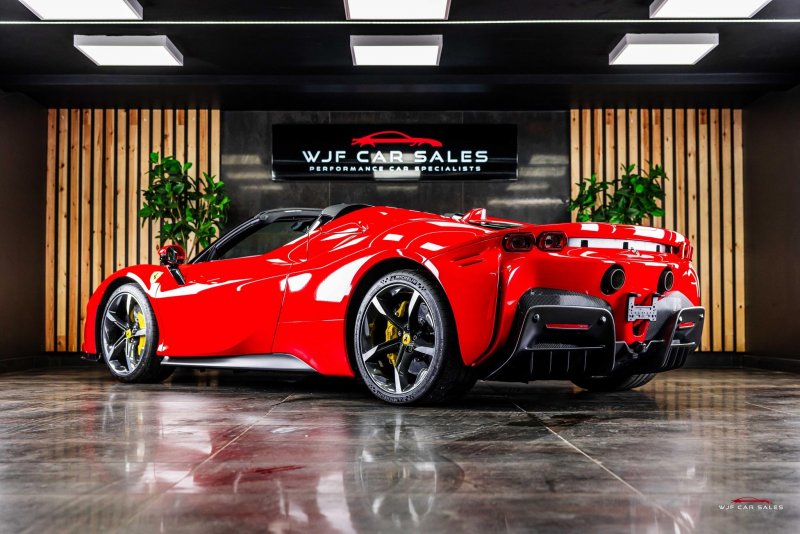 FERRARI SF90 STRADALE