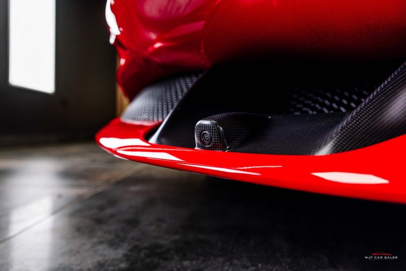 FERRARI SF90 STRADALE