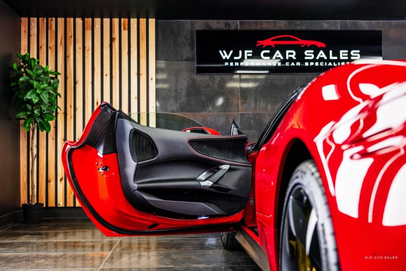 FERRARI SF90 STRADALE