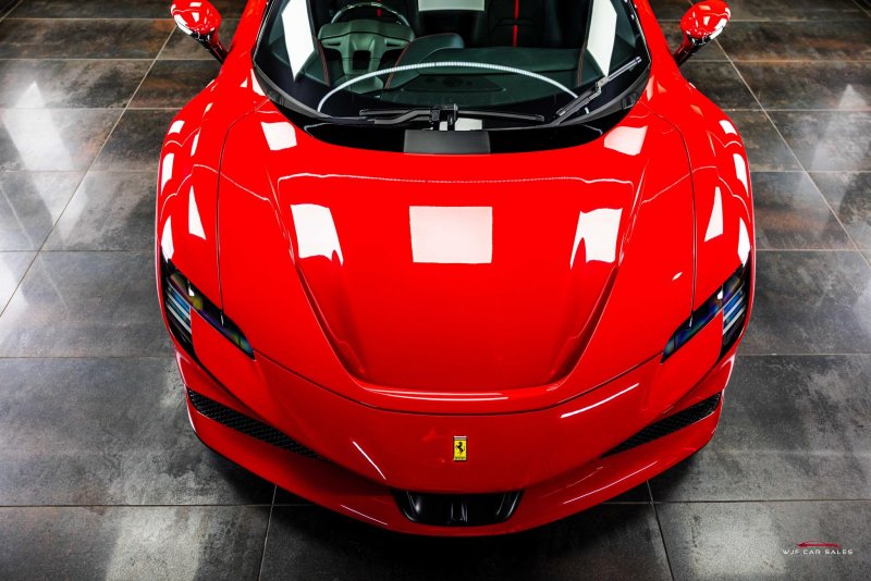 FERRARI SF90 STRADALE