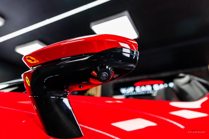 FERRARI SF90 STRADALE