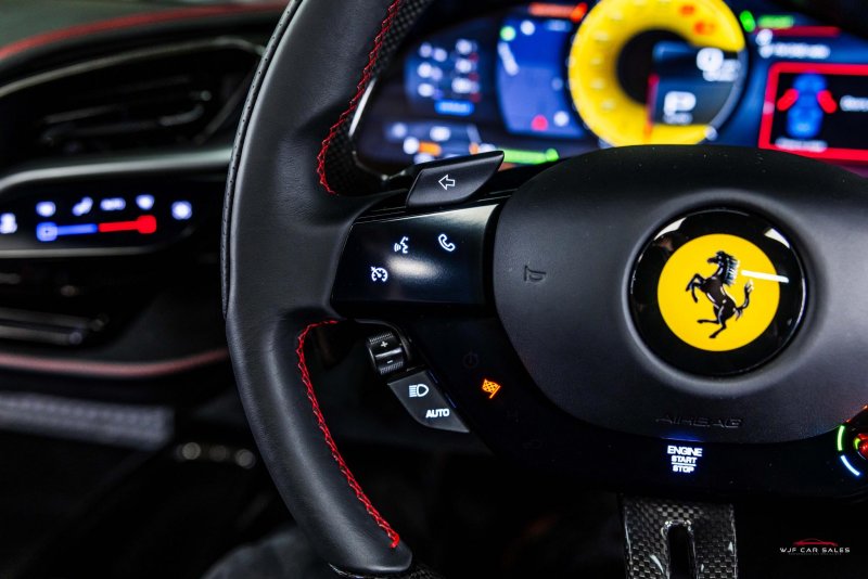 FERRARI SF90 STRADALE