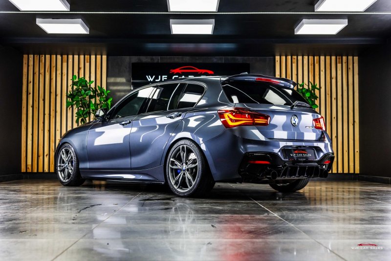 BMW 1 SERIES