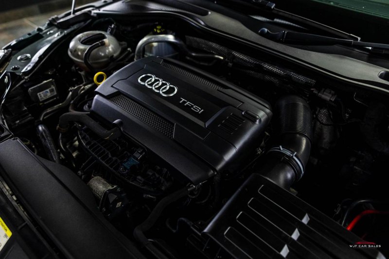 AUDI TT