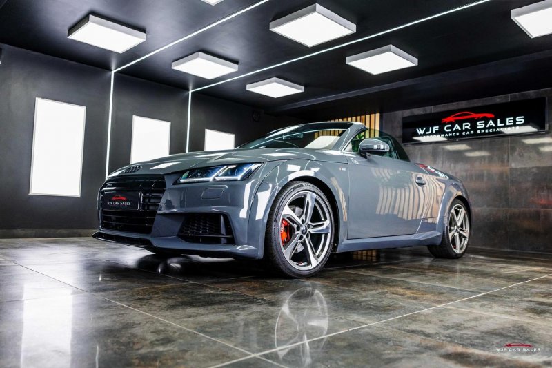 AUDI TT