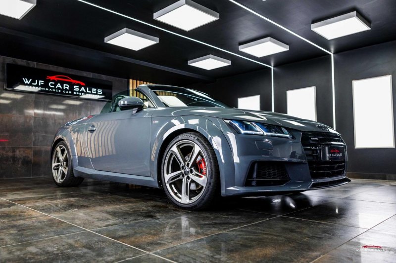 AUDI TT