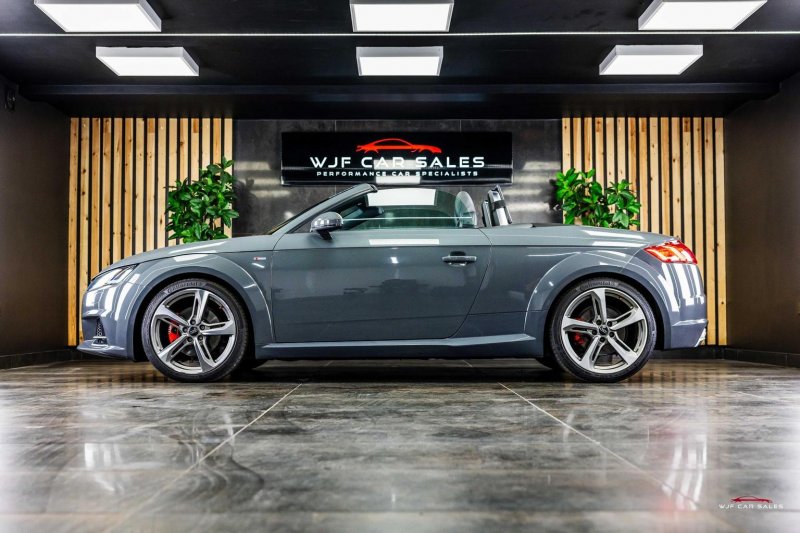 AUDI TT