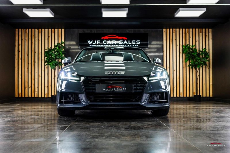AUDI TT