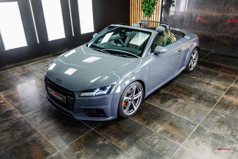 AUDI TT