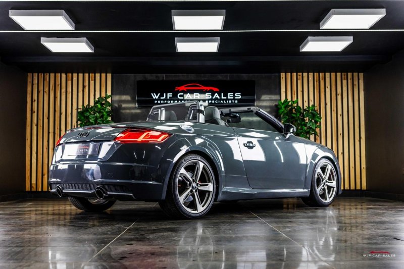 AUDI TT