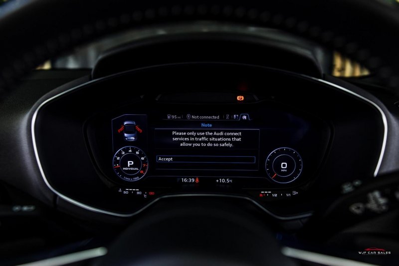 AUDI TT