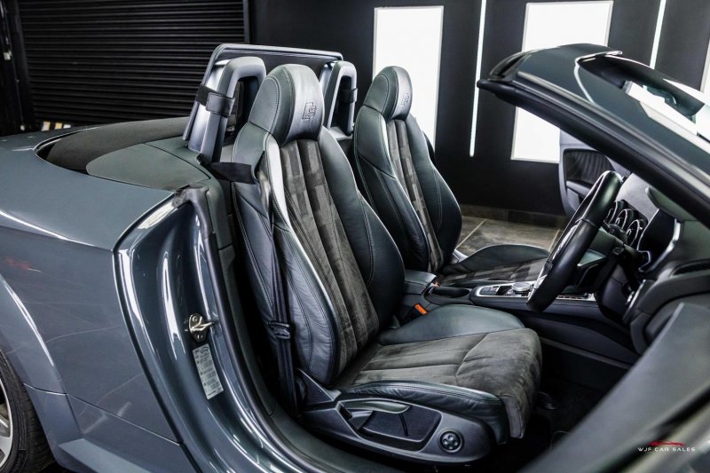 AUDI TT
