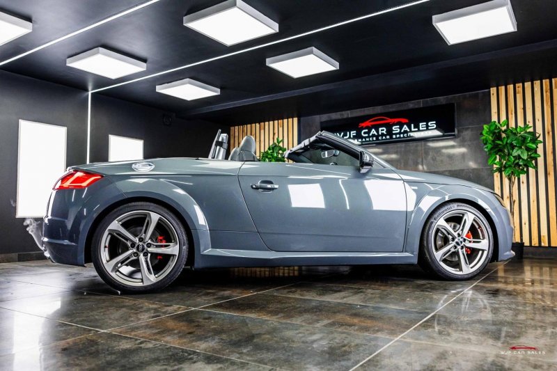 AUDI TT
