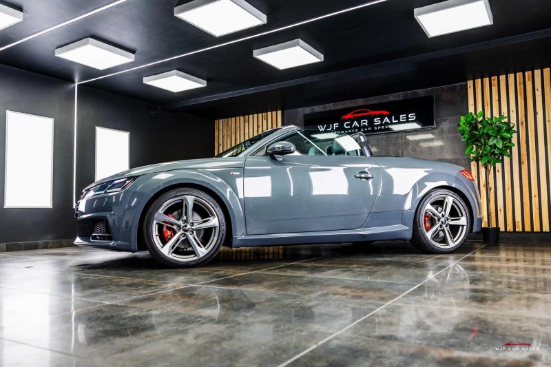 AUDI TT