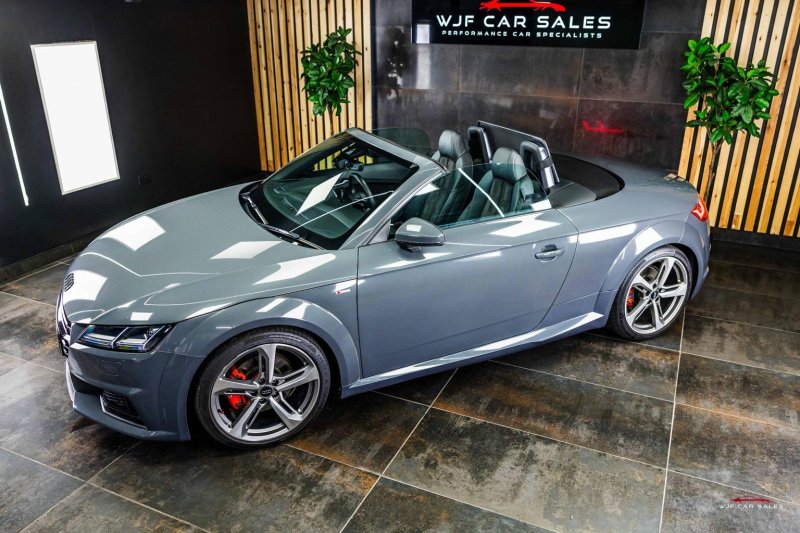 AUDI TT
