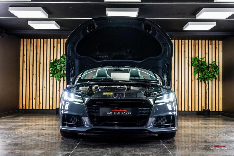 AUDI TT