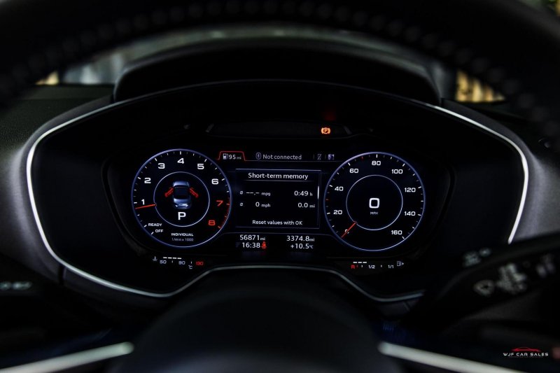 AUDI TT