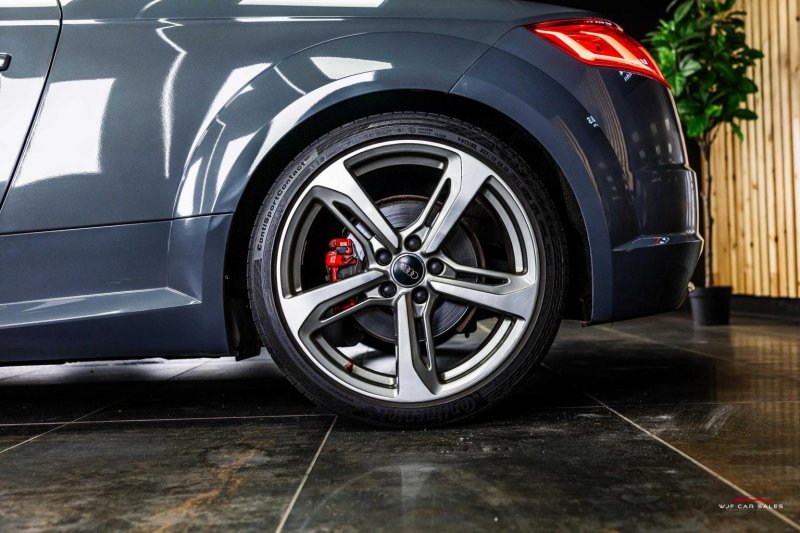 AUDI TT