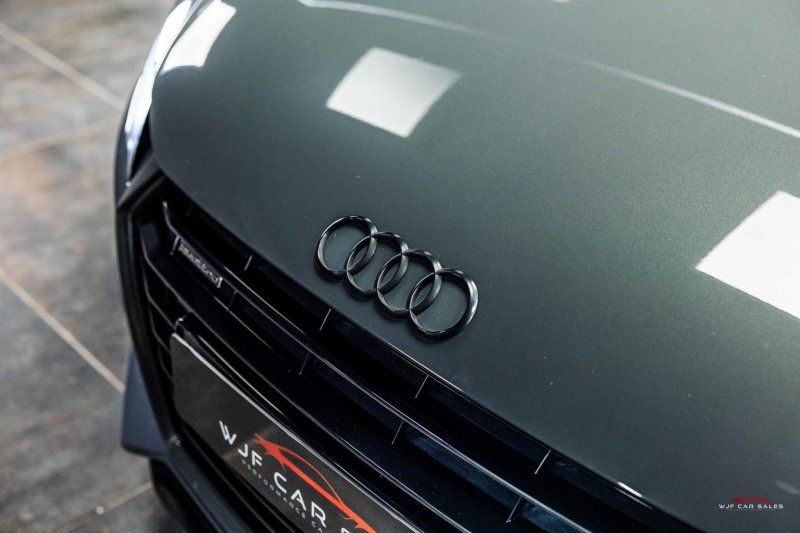 AUDI TT