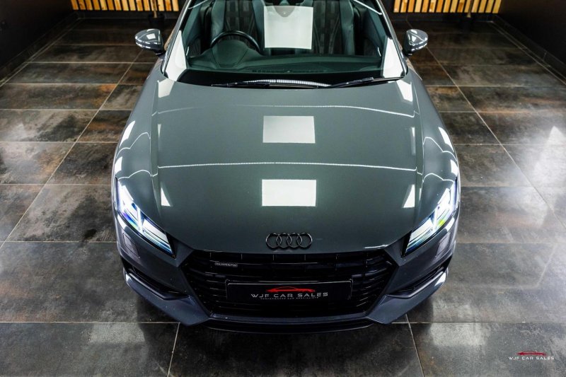 AUDI TT
