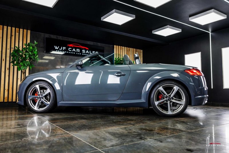 AUDI TT