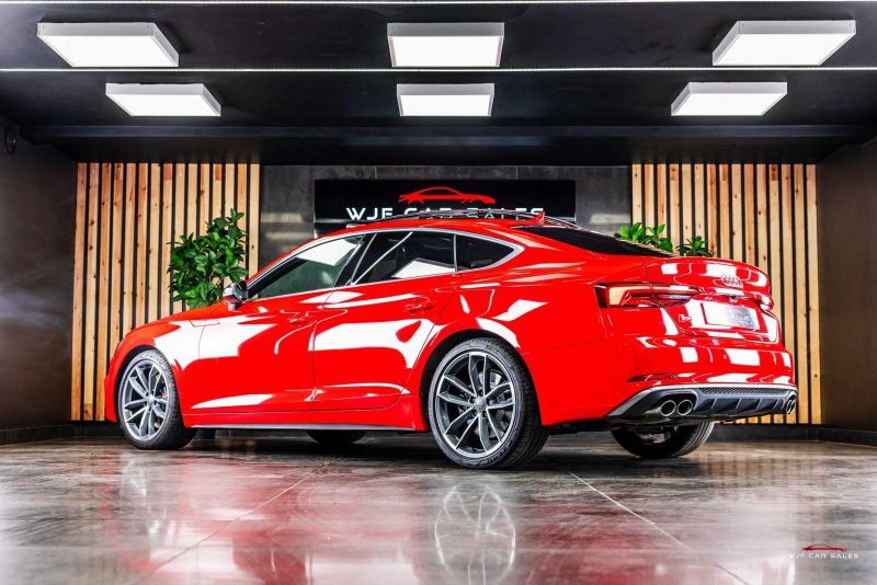 AUDI S5