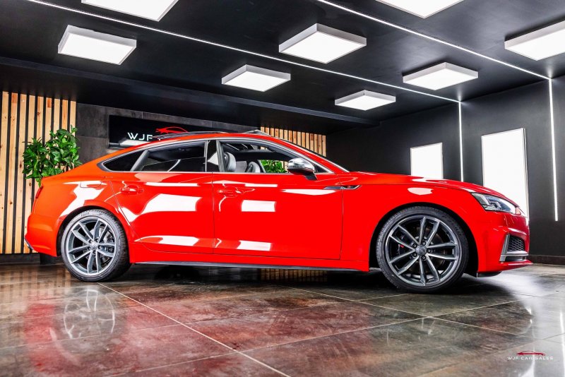 AUDI S5