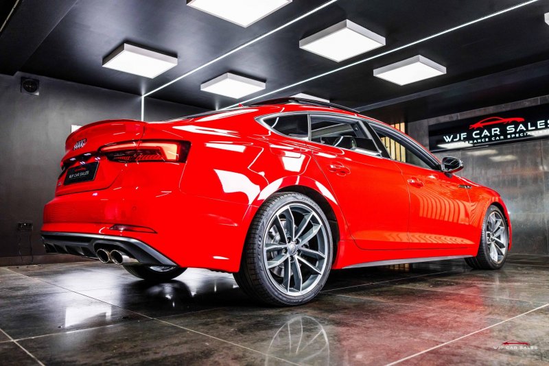 AUDI S5