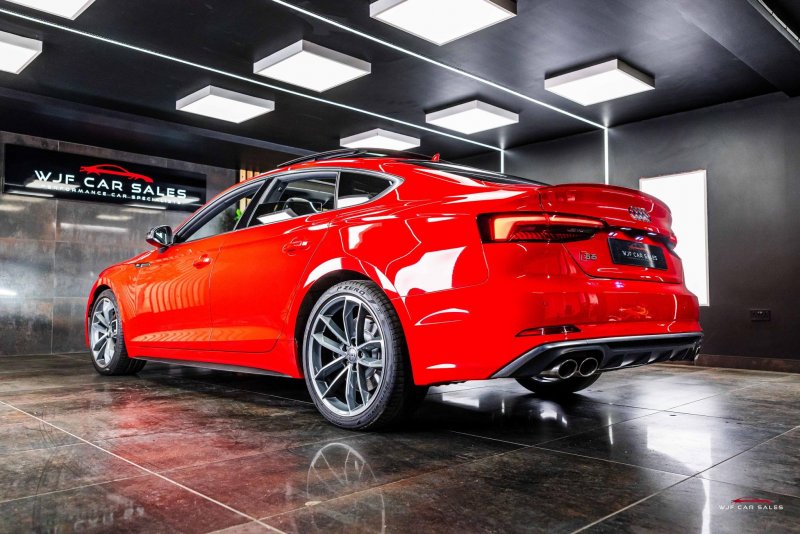 AUDI S5