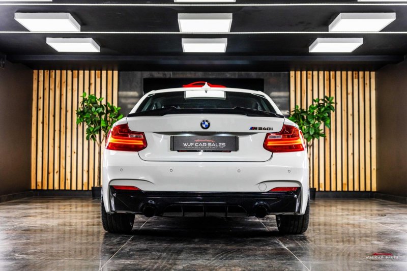 BMW 2 SERIES