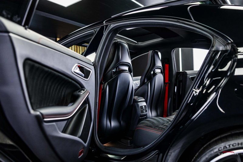 MERCEDES-BENZ CLA