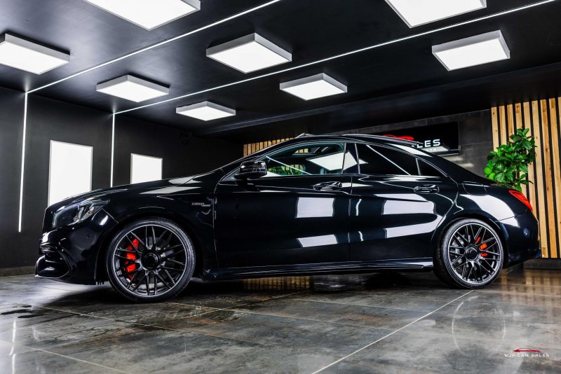 MERCEDES-BENZ CLA