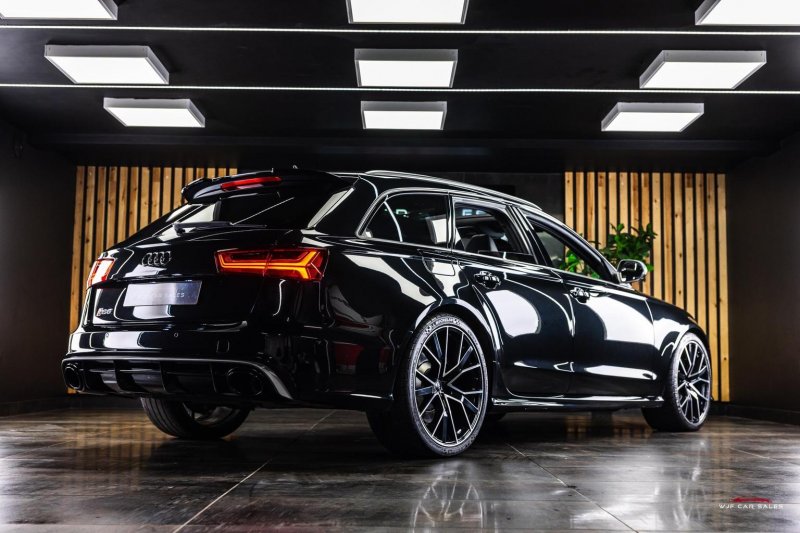 AUDI RS6
