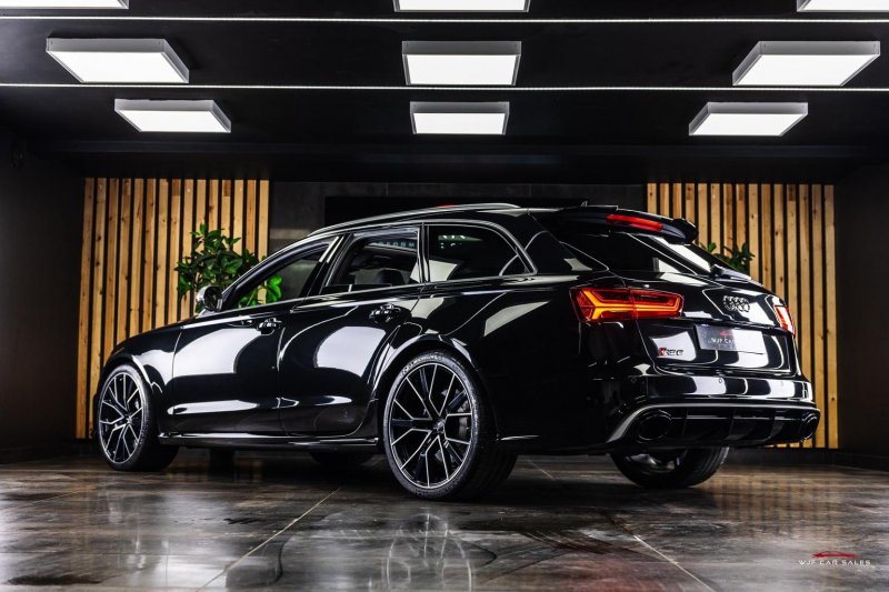AUDI RS6
