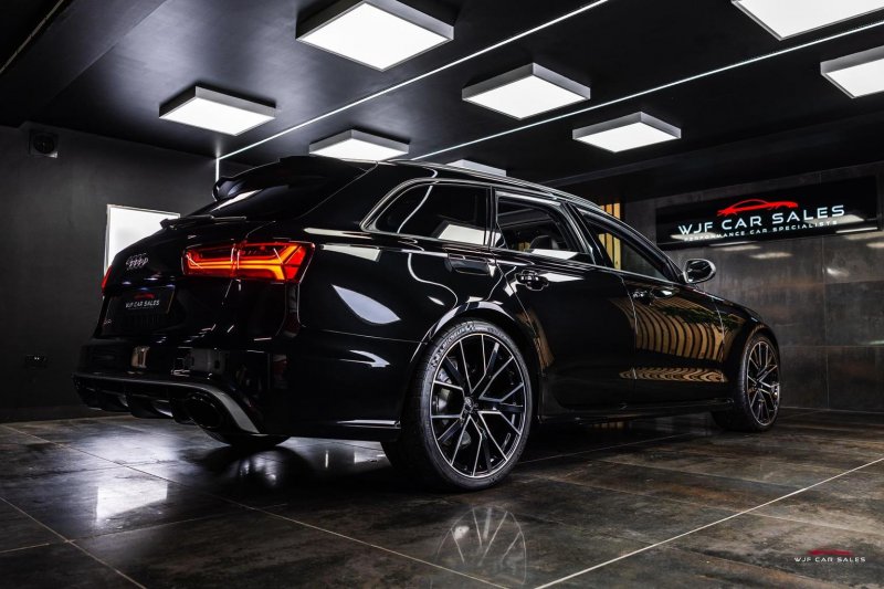 AUDI RS6